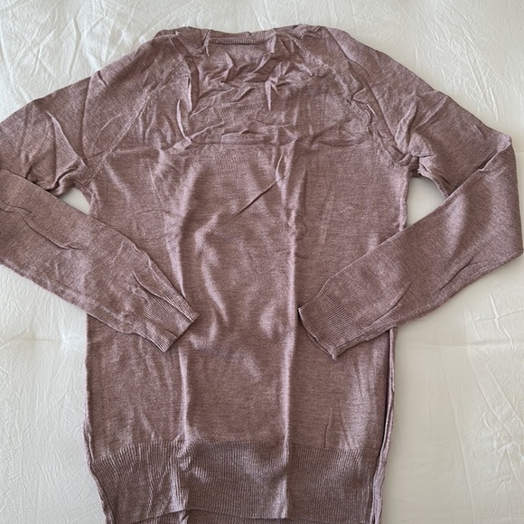 3 for $25 - EUC Mauve Sweater - Picture 3 of 3